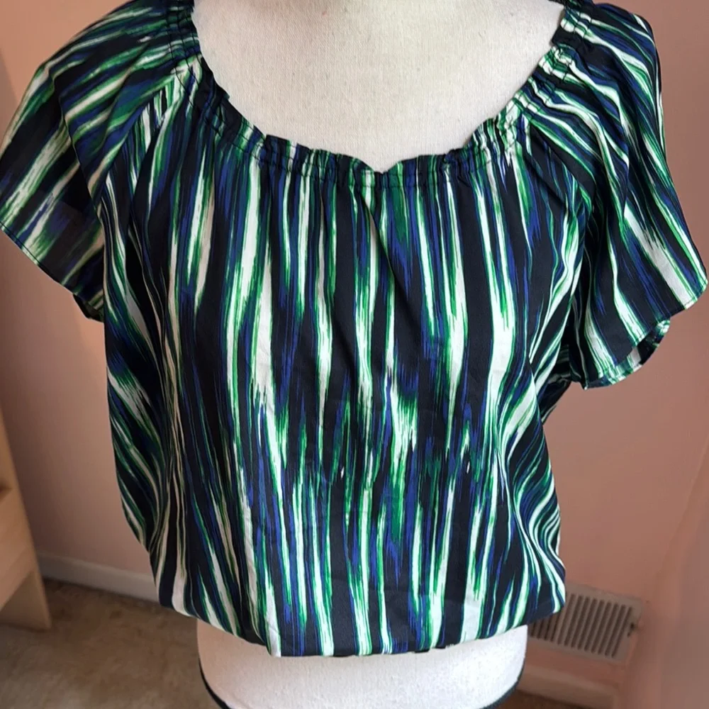 MICHAEL Michael Kors Green and Black Flutter Sleeve Crop Blouse - Picture 2 of 4